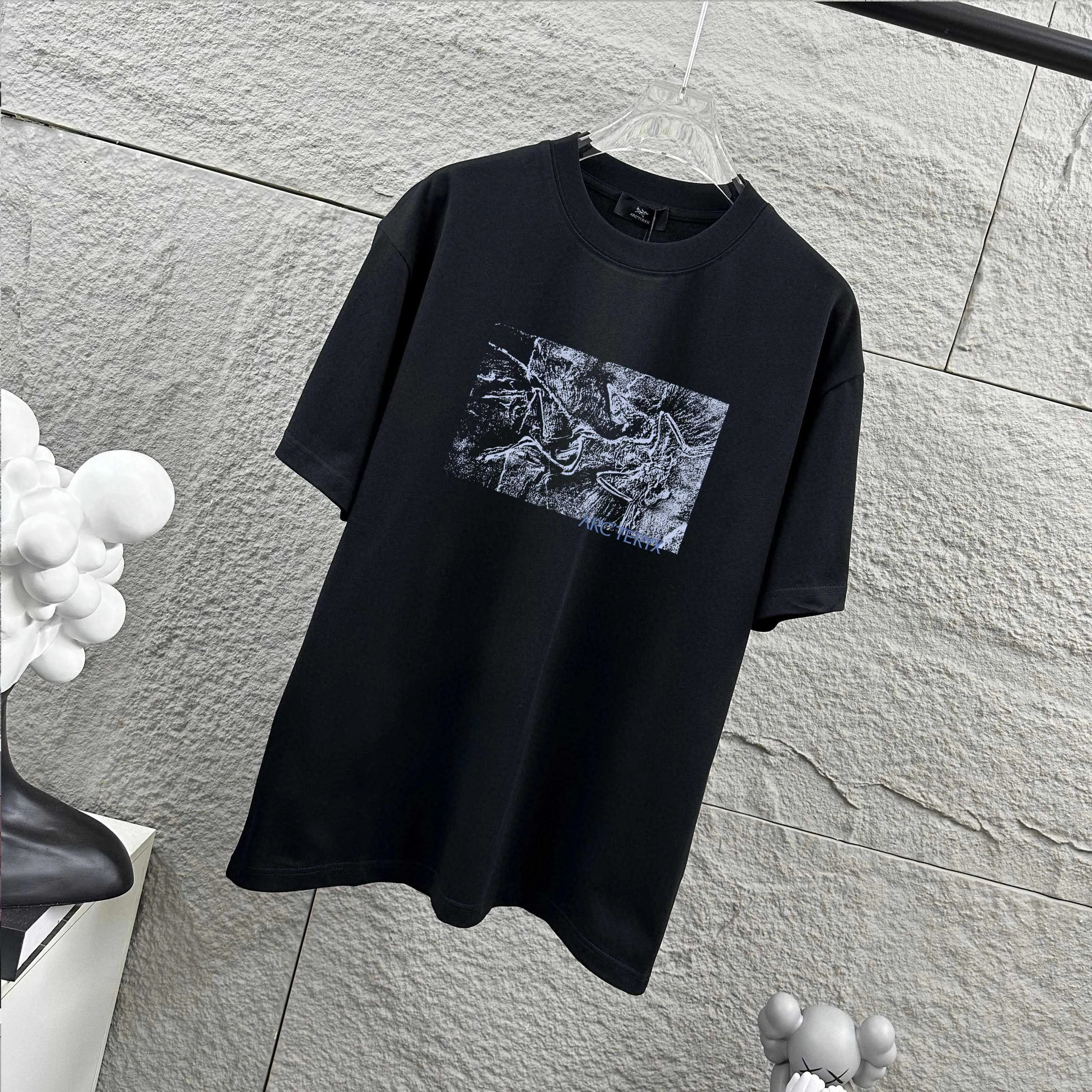 ARC'TERYX* * 2026 New Arrival Classic T Same Style ：Black White Size： S （90-130 ） M （120-150 ） L （140-165 ） XL （160-180 ） XXL （180 ）